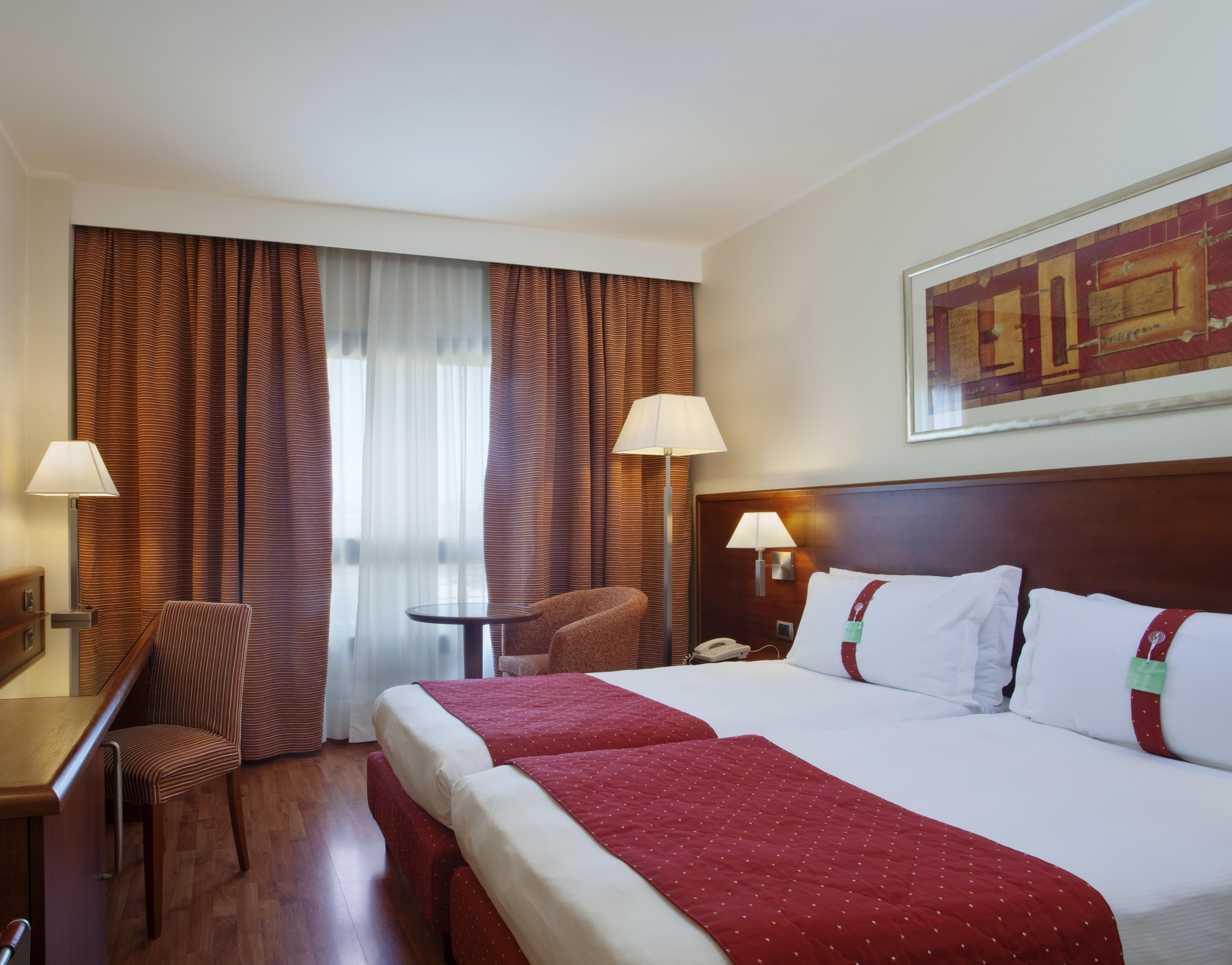 Holiday Inn Cagliari By Ihg מראה חיצוני תמונה