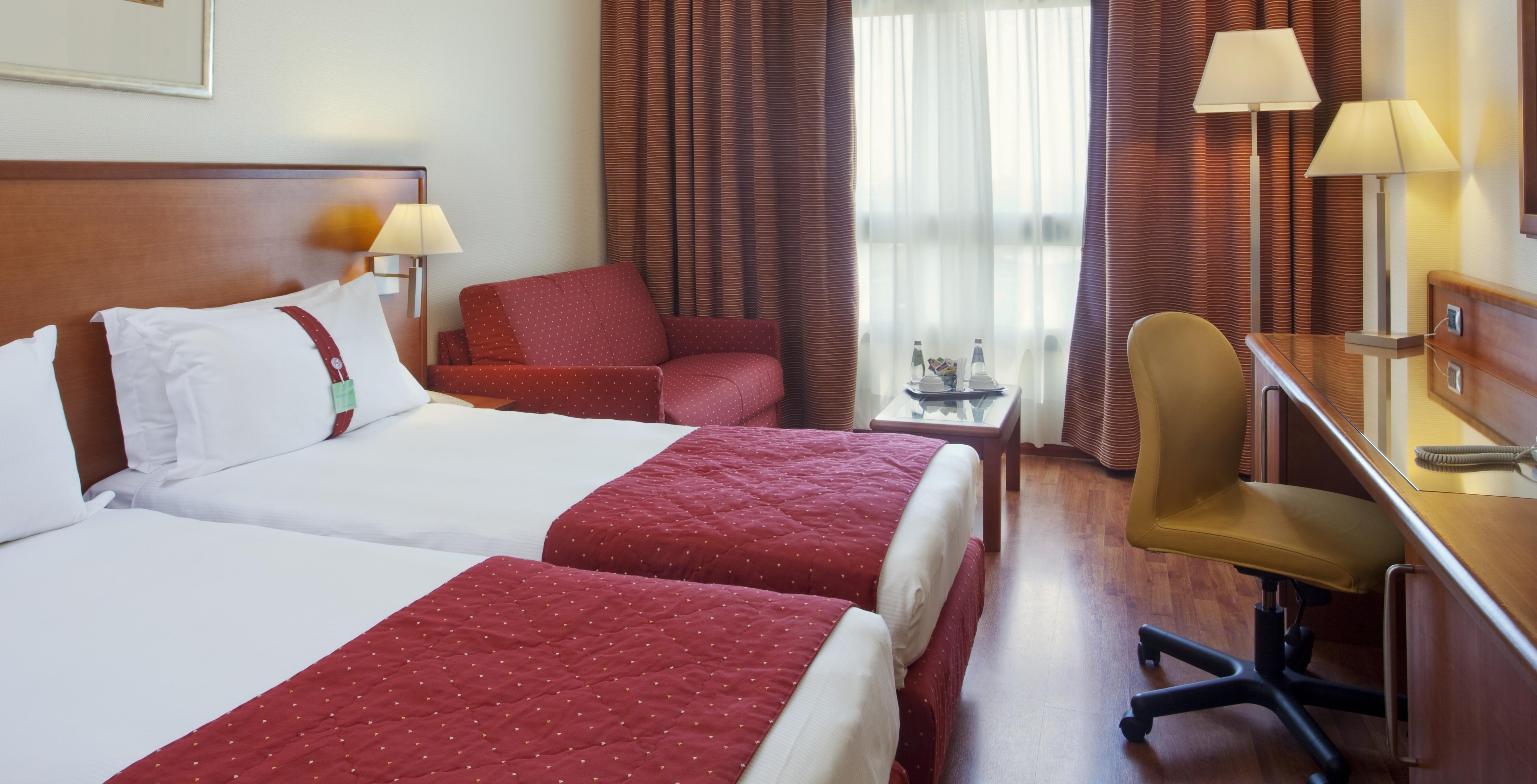 Holiday Inn Cagliari By Ihg מראה חיצוני תמונה