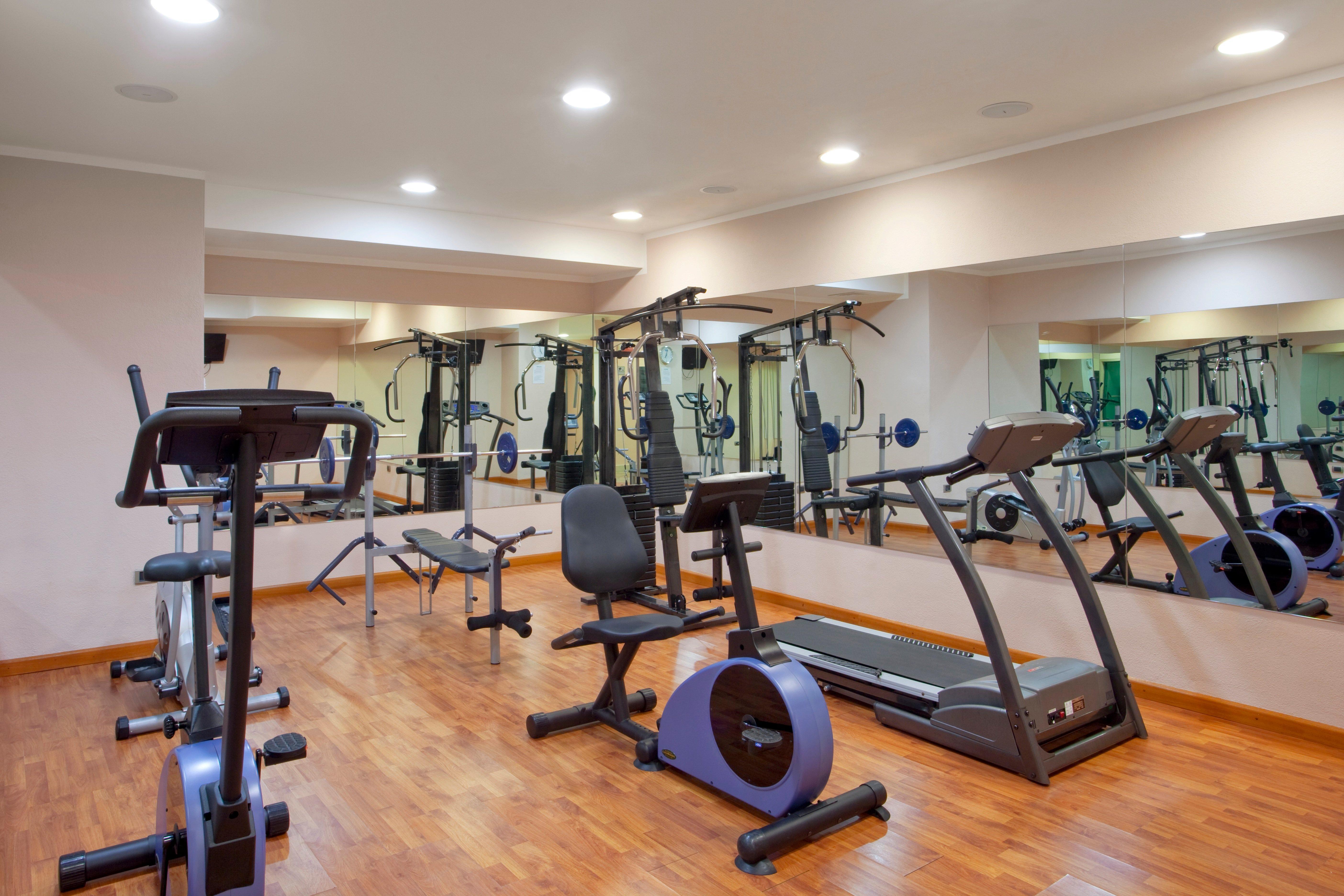 Holiday Inn Cagliari By Ihg מראה חיצוני תמונה