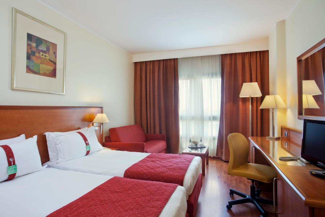 Holiday Inn Cagliari By Ihg מראה חיצוני תמונה
