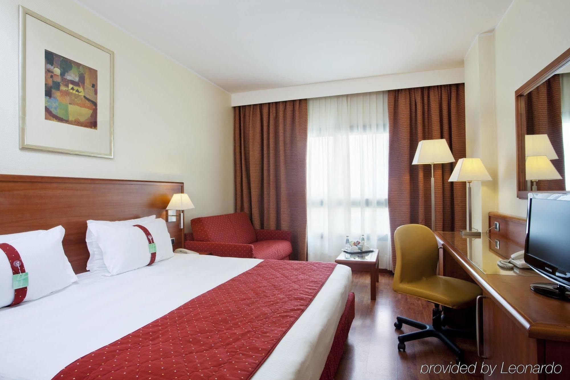 Holiday Inn Cagliari By Ihg מראה חיצוני תמונה